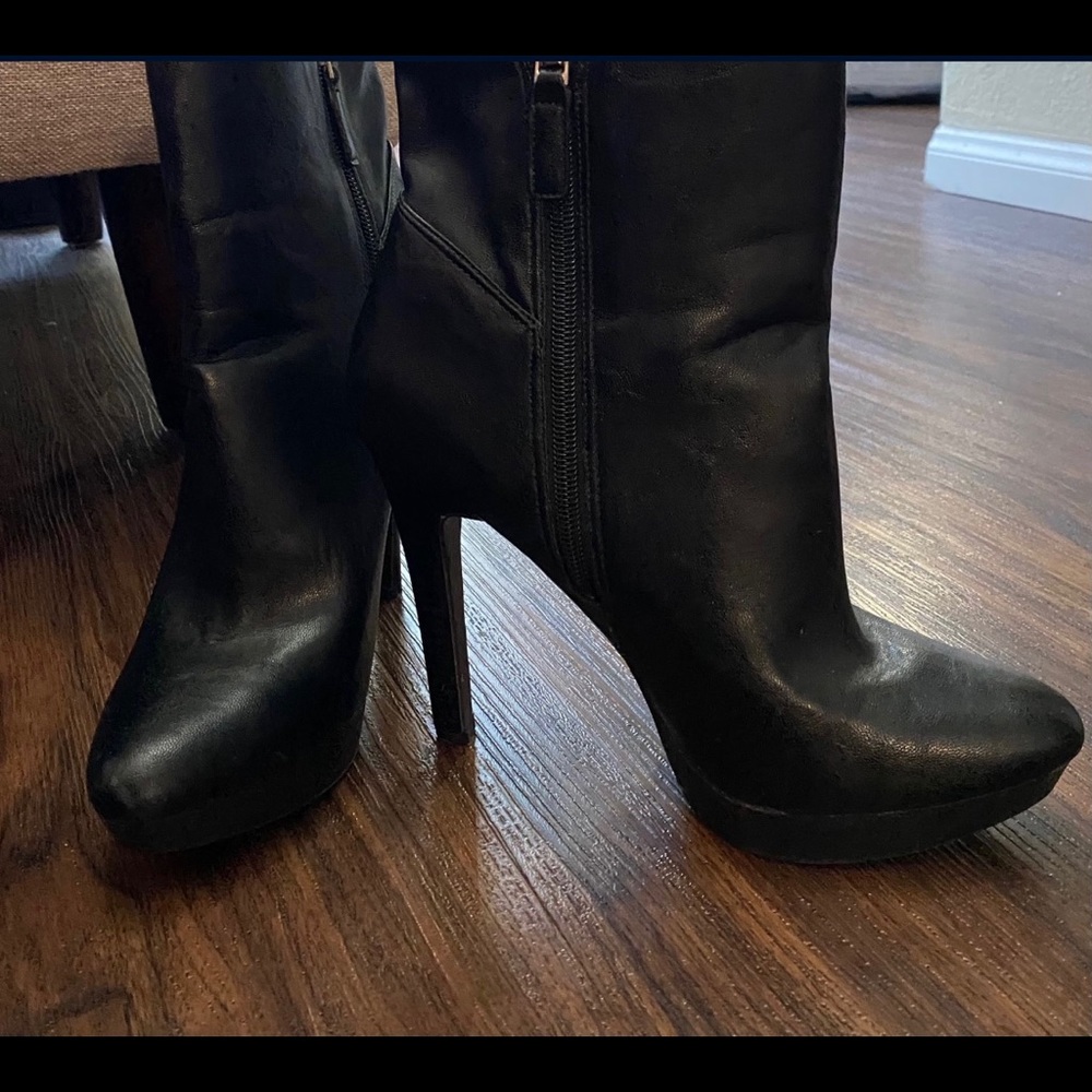 Black Nine West Heels booties